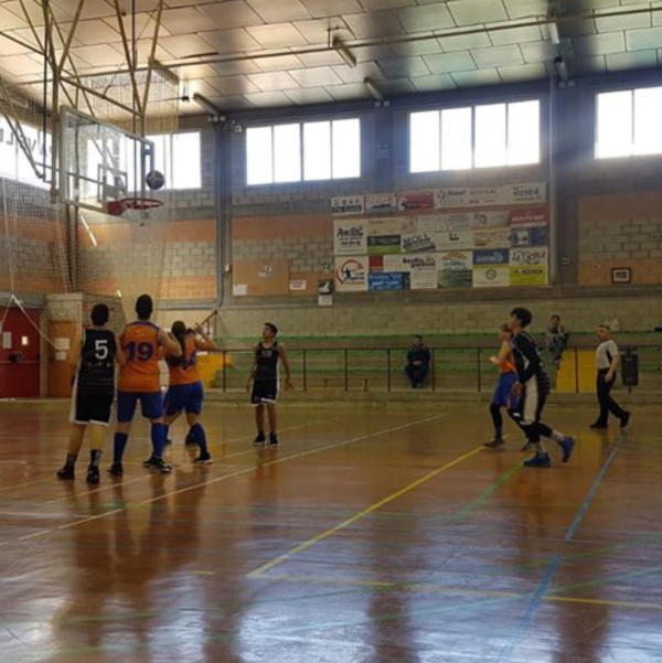 EEM TEULADA 59-43 CADETE MASCULINO BLANCO