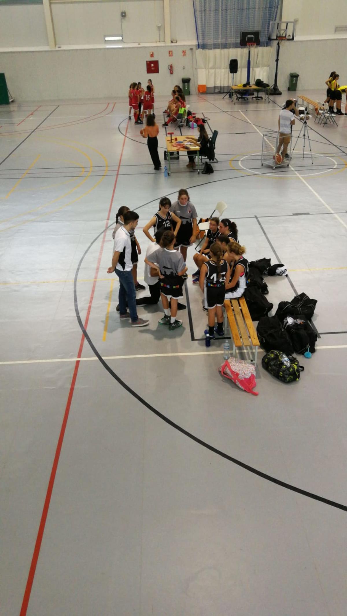 C.D. PAIDOS DENIA 42-3 INFANTIL FEMENINO BLANCO