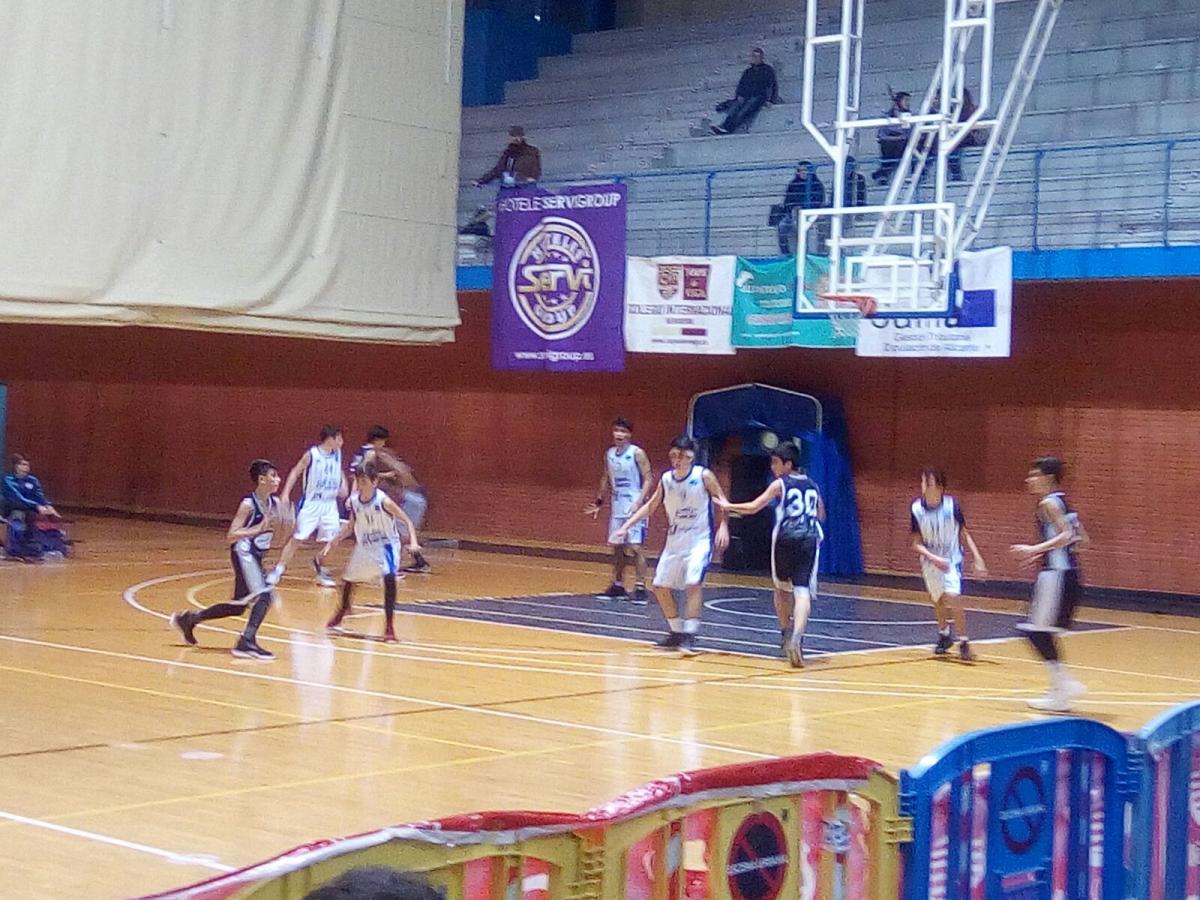 ELMIÑARRO INFANTIL MASCULINO BLANCO 79 – 45 ALBUBASKET 