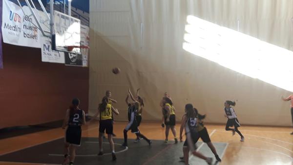 INFANTIL FEMENINO BLANCO 46 - 56 DENIA BASQUET 05    