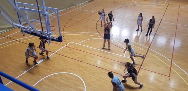 RESTAURANTE AITONA CADETE FEMENINO 45-37 C.B. ORIBASKET