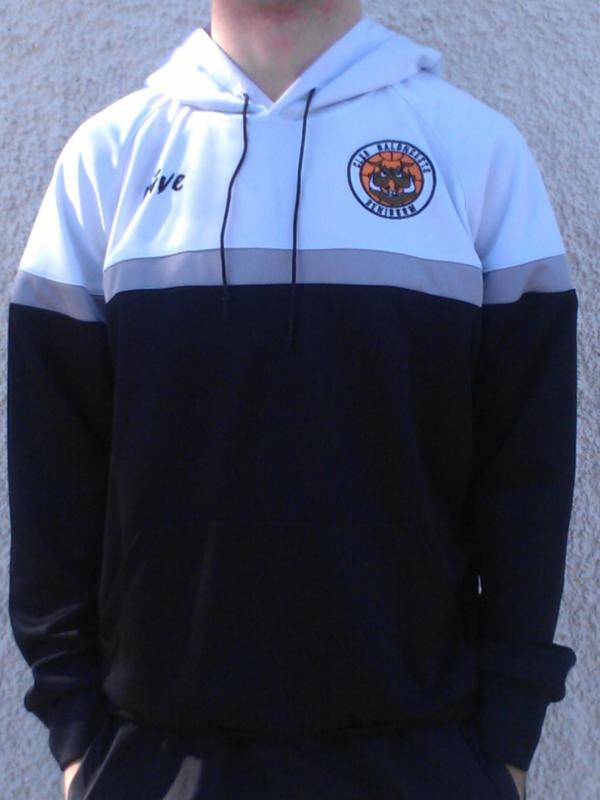 CONSIGUE UNA DE LAS SUDADERAS DEL BALONCESTO BENIDORM