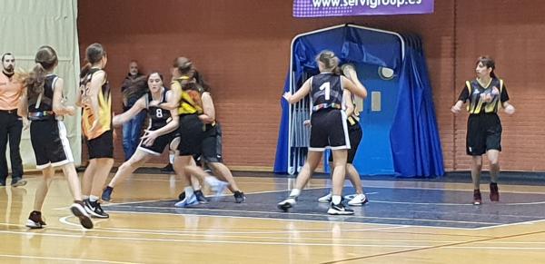 SERVIGROUP CADETE FEMENINO 53-28 C.B. LA VILA