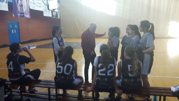 CB BANYERES  62 - 22 INFANTIL FEMENINO BLANCO