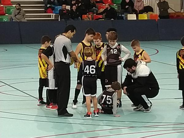 C.B LA VILA 28 - SERVIGROUP BENIDORM 40