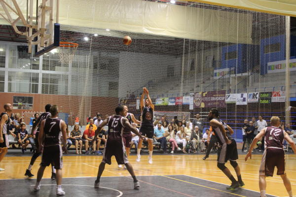 EL SERVIGROUP BENIDORM CAE 67-99 ANTE UN GRAN UMF TINDASTOLL ISLANDÉS