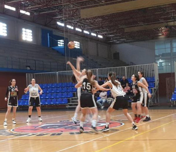 SERVIGROUP JUNIOR FEMENINO 53-46 C.B. MUR0